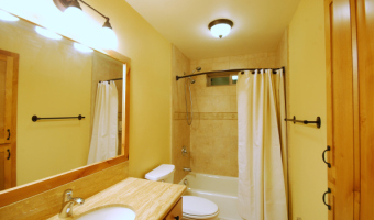 whitefacebuilders-BATHROOMS