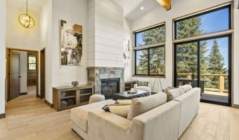 12-web-or-mls-11805-Skislope-Way-Truckee-CA-96161-12
