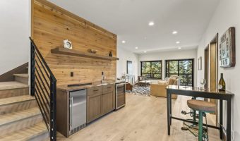 24-web-or-mls-11805-Skislope-Way-Truckee-CA-96161-24