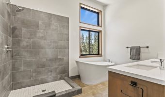 33-web-or-mls-11805-Skislope-Way-Truckee-CA-96161-33