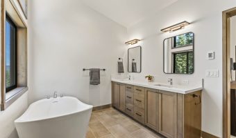 34-web-or-mls-11805-Skislope-Way-Truckee-CA-96161-34